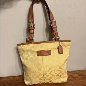 Coach Hampton Signature Yellow Tote Shoulder Handbag F13077 Shoulder Bag Purse